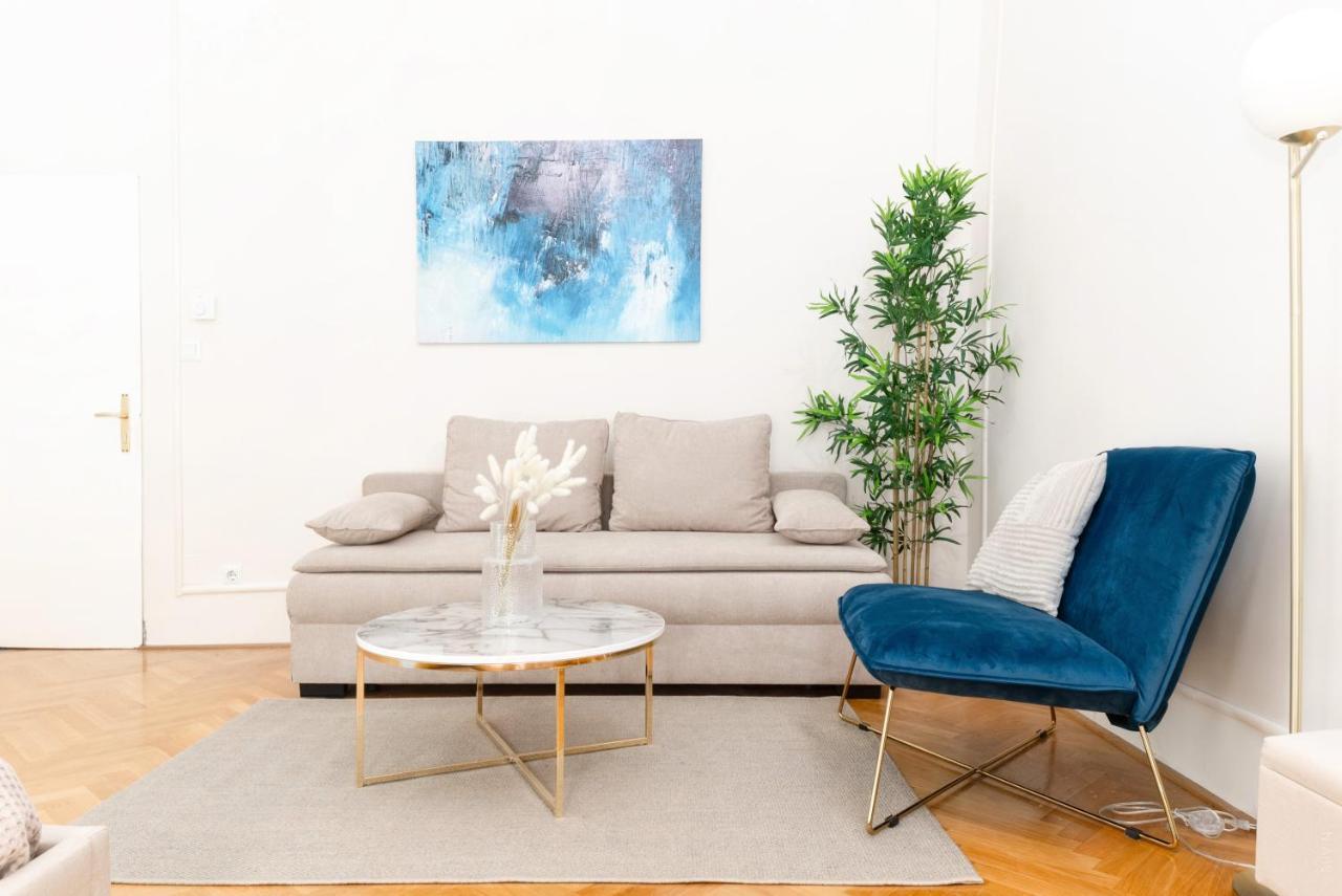 Apartamento Spacious And Near Metro I Close To Parks I Akh Viena Exterior foto