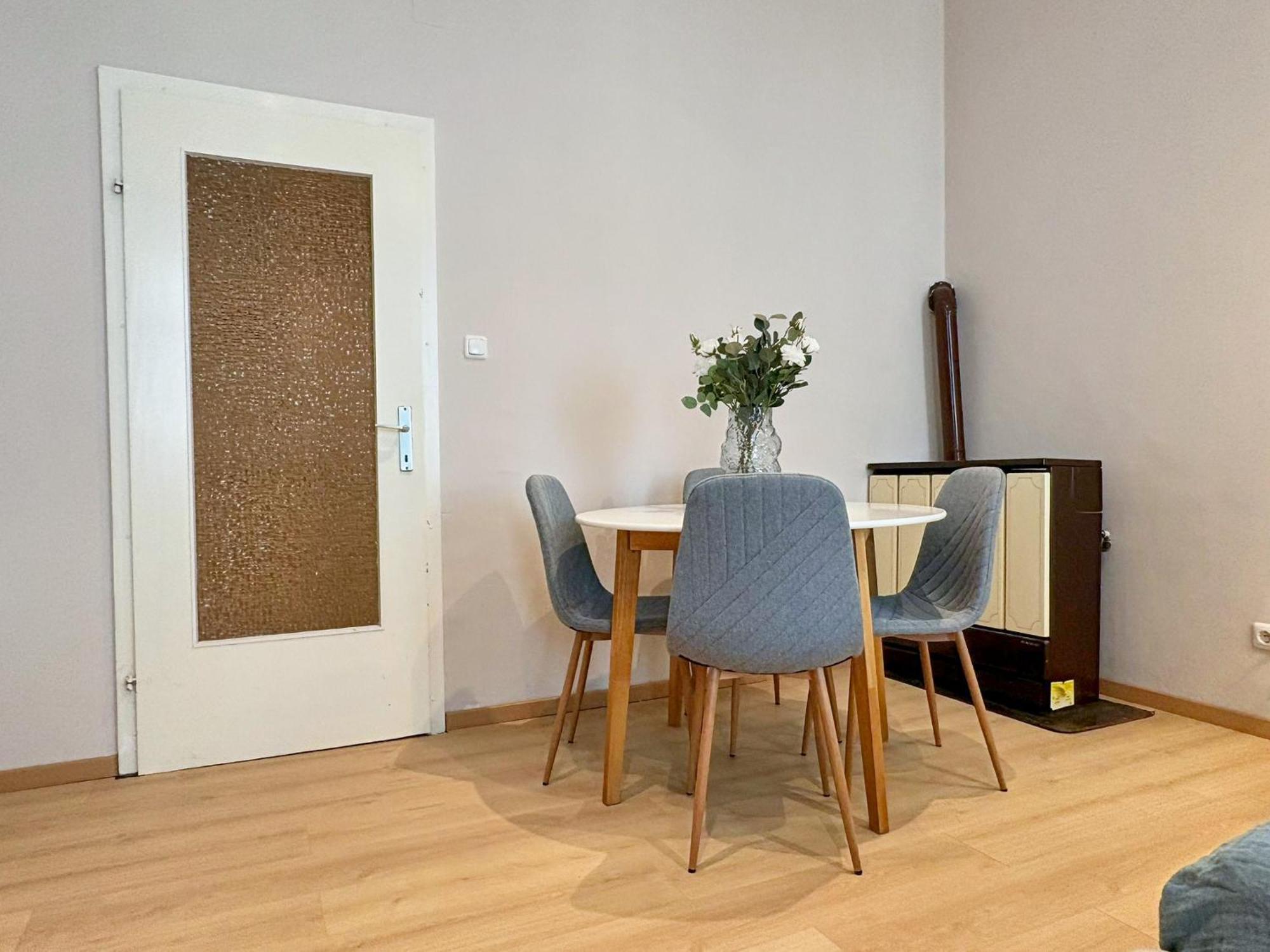 Apartamento Spacious And Near Metro I Close To Parks I Akh Viena Exterior foto